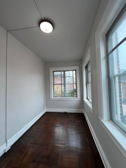 Building Photo - 735 Avenue C