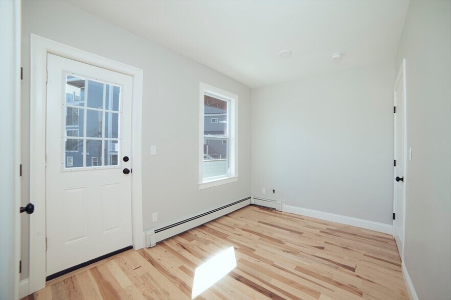 Building Photo - 14 Duffley Ct