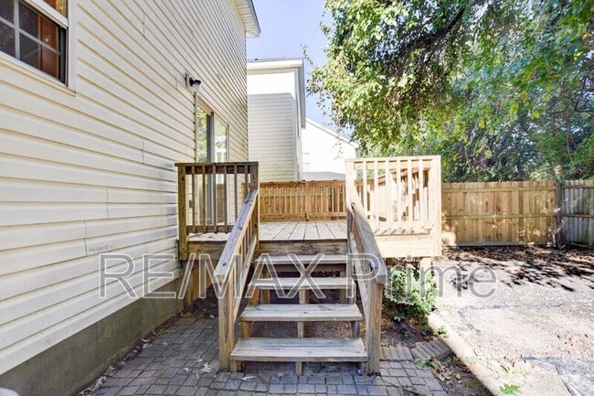 Building Photo - 960 Railroad Ave