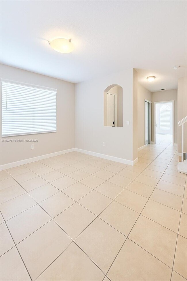 Building Photo - 2417 SE 14th St