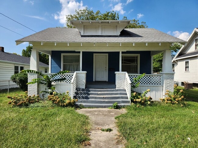 Primary Photo - !! Spacious 2-Bedroom, 1-Bathroom Home AVA...