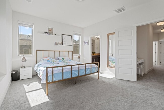 Building Photo - 3 bd/2.5 ba Townhome in Green Mountain Pla...