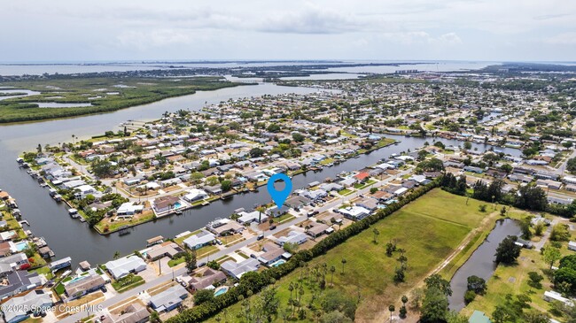 Building Photo - 1140 Montego Bay Dr N