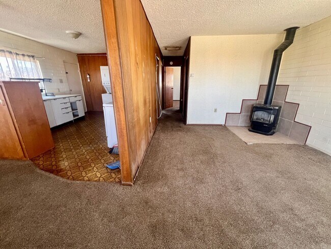 Building Photo - 73817 Crestview Dr