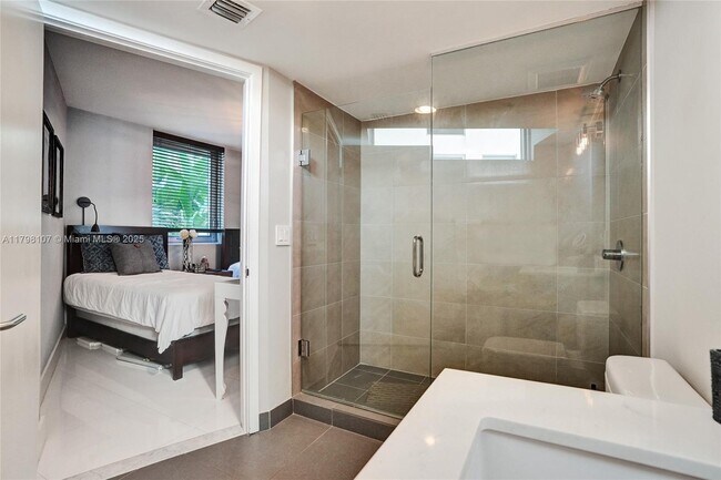 Building Photo - 6620 Indian Creek Dr
