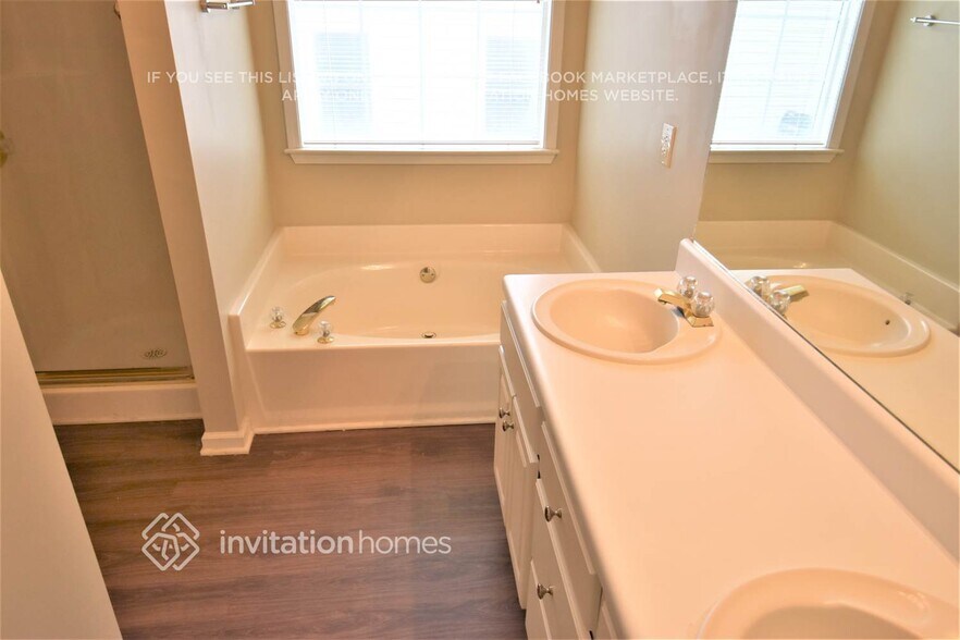 Building Photo - 3676 Southwick Dr NW
