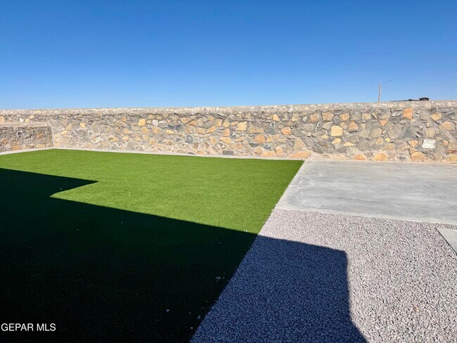 Building Photo - 12725 Don Norte St