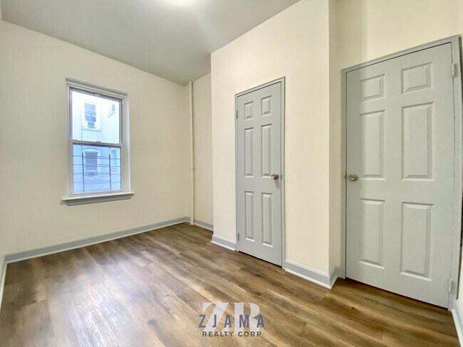 Building Photo - 64 W 107th St
