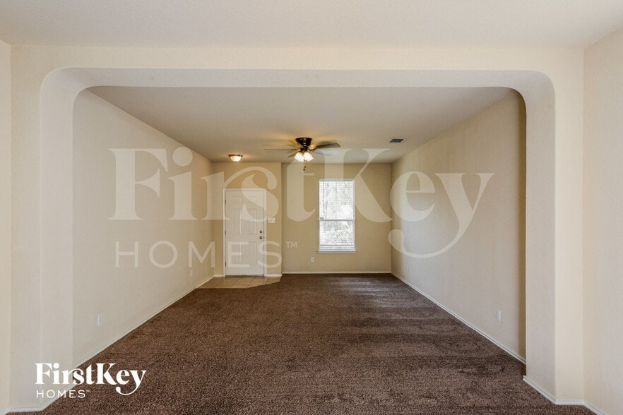 Building Photo - 12111 Karnes Way