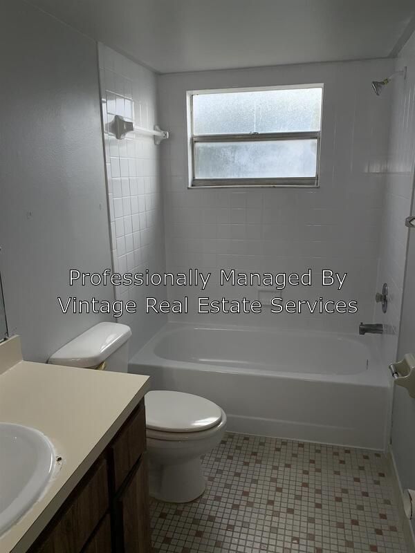 Building Photo - 1767 Leo Lane South 103