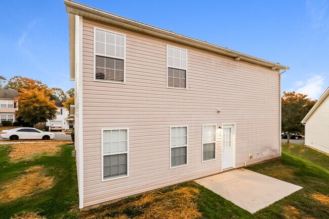 Building Photo - 926 Ramsgate Dr SW