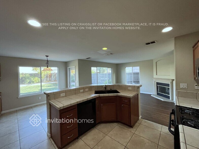 Building Photo - 719 Regency Park Cir