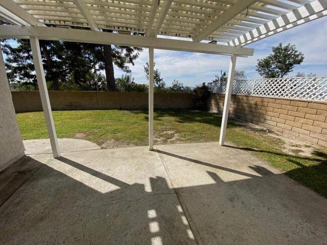 Building Photo - 23091 Vía San Gabriel