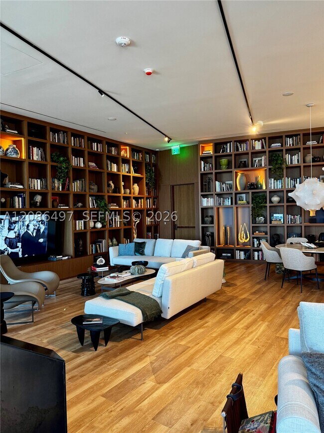 Building Photo - 1400 Biscayne Blvd