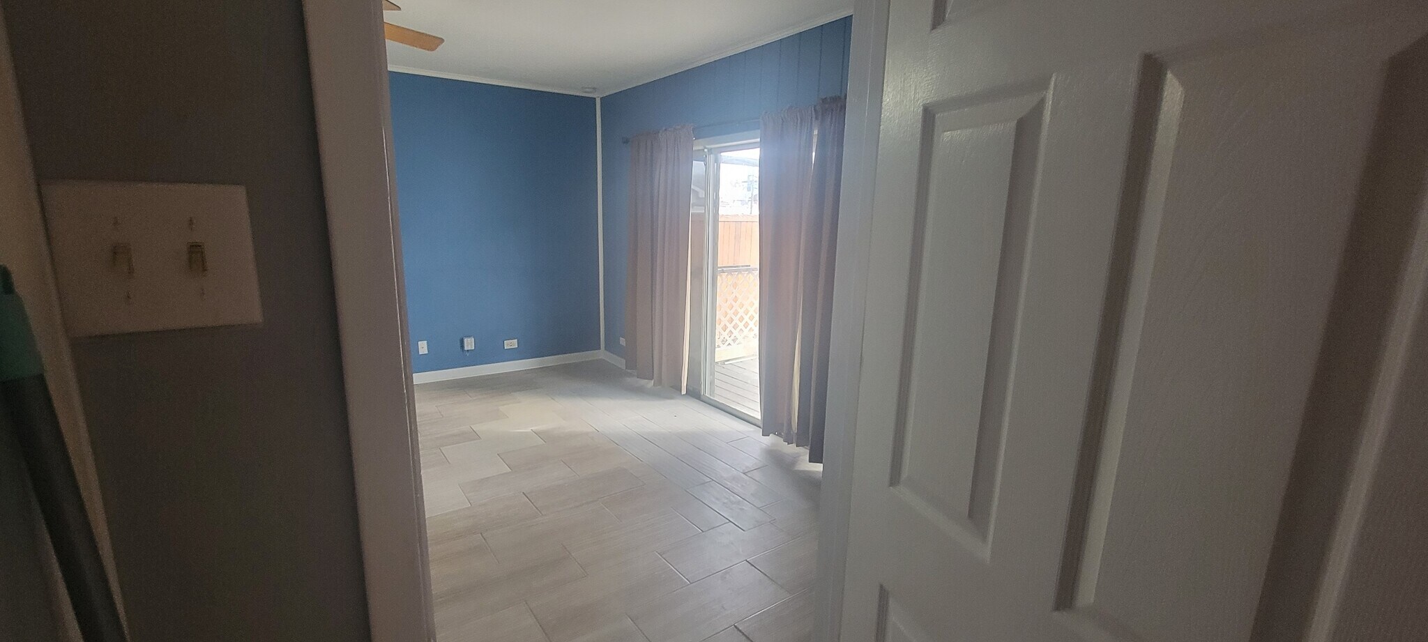 Large Room - 3130 Aster St