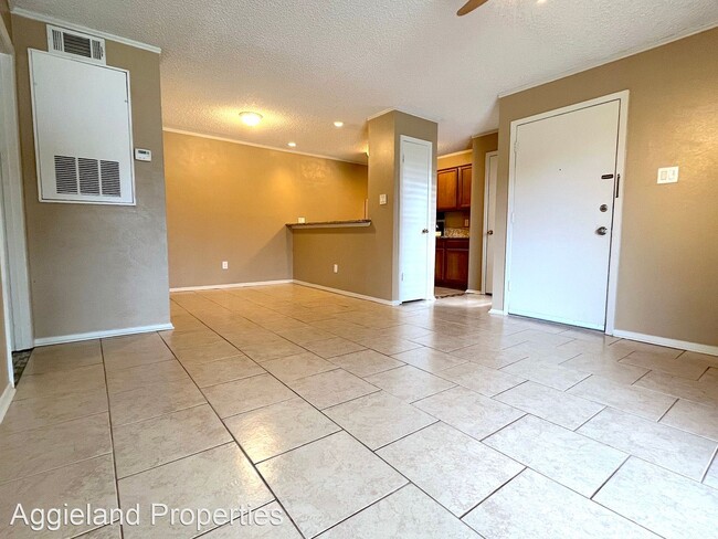 Building Photo - 1 br, 1 bath House - 1901 Holleman Drive W...