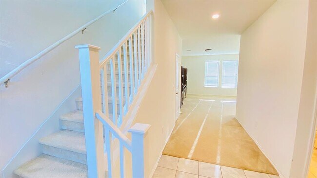 Building Photo - 607 Screech Owl Dr