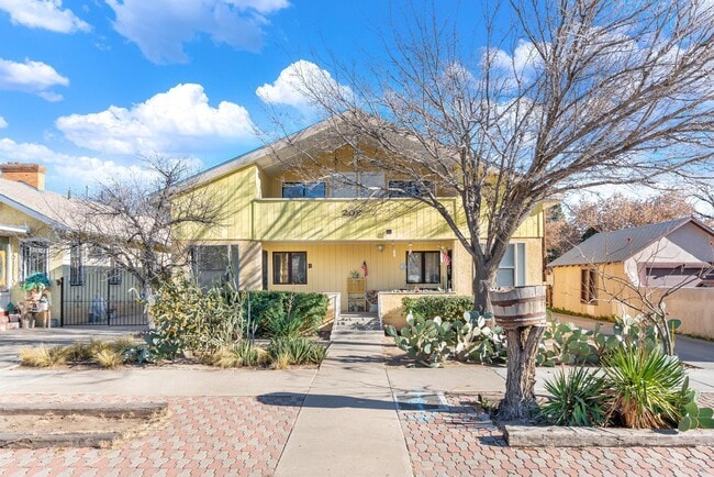 Building Photo - 208 13th St NW