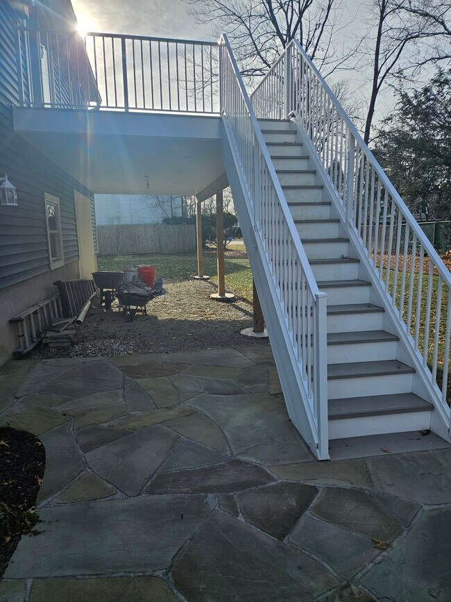 Building Photo - 11 Laurel Ave