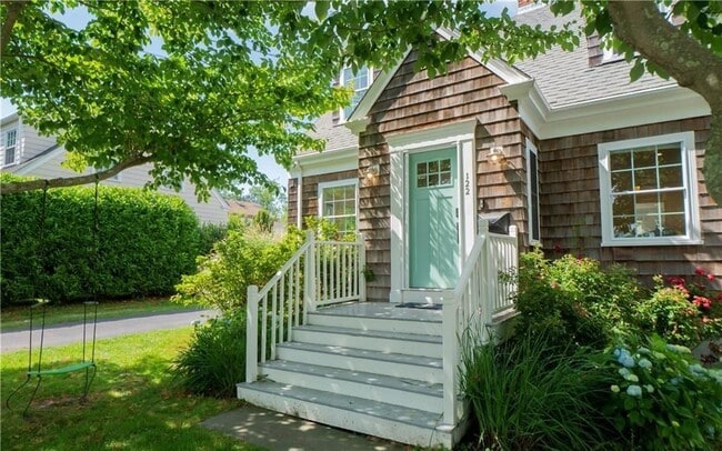 Building Photo - 122 Ruggles Ave