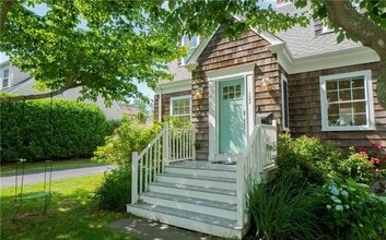 Building Photo - 122 Ruggles Ave
