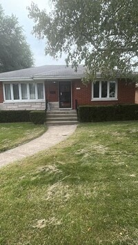 Building Photo - 1126 Spruce St