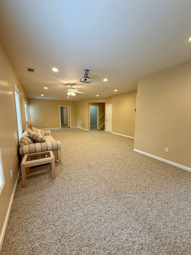 Building Photo - Stunning 5BR Retreat in Gated Village at Telfair
