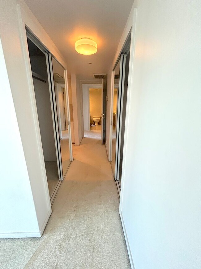 Building Photo - Large 19th Floor Unit with Ocean, City, Mo...