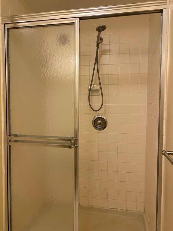 Building Photo - 99 Pond Ave