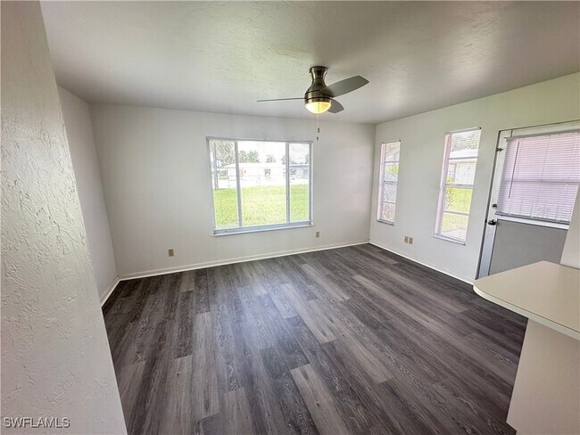 Building Photo - 1605 Ridgecrest St