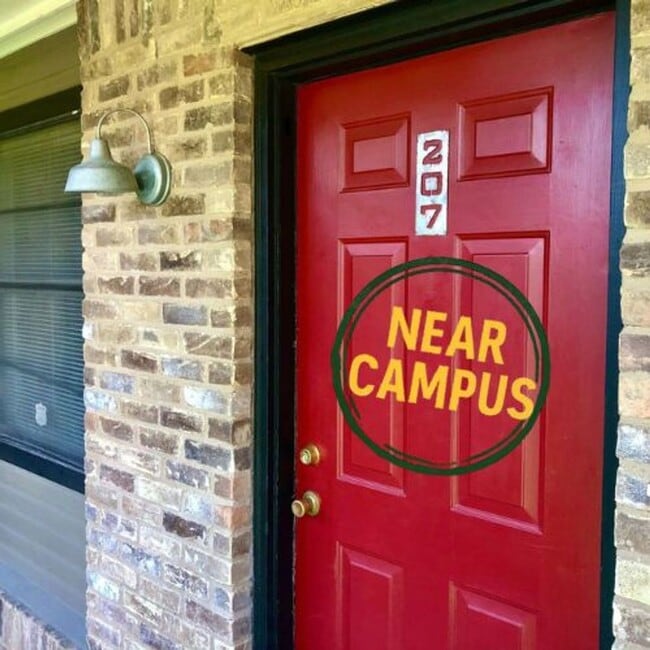Primary Photo - 1BR/1BA Condo Near Campus