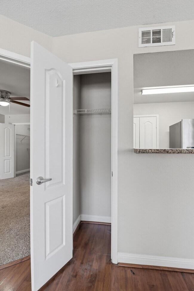 Building Photo - SW!! First floor unit with Balcony!! Gated!! Clubhouse!!  Community pool!! Spa!! Exercise Room!! ...