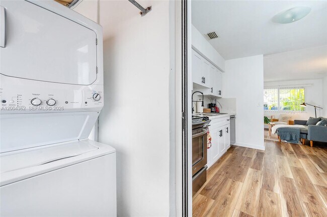 Building Photo - 3100 Naomi St