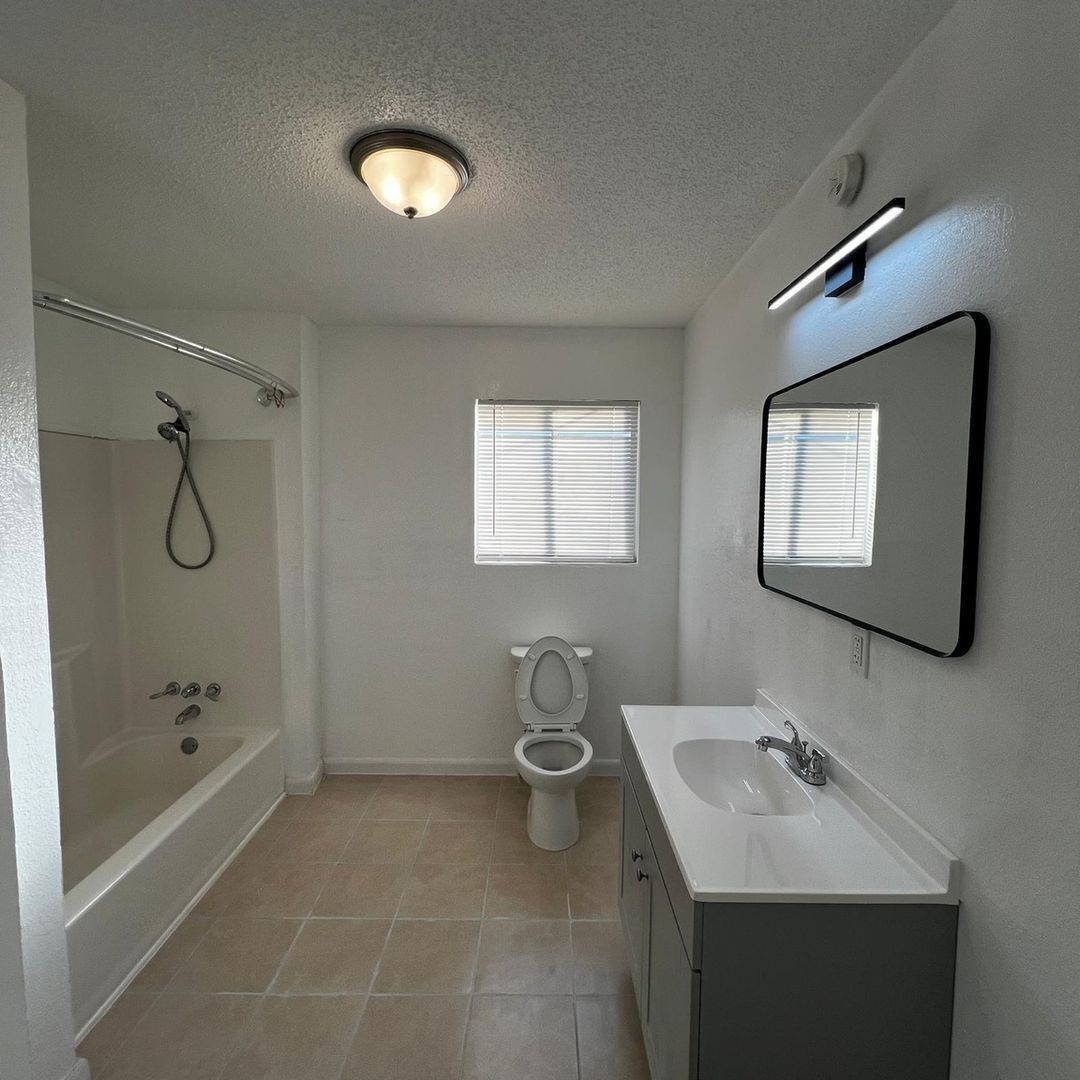 Building Photo - 3200 Zephyr Rd