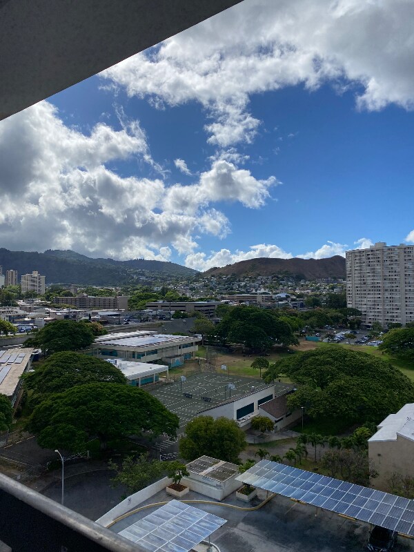 Building Photo - 1425 Liliha St