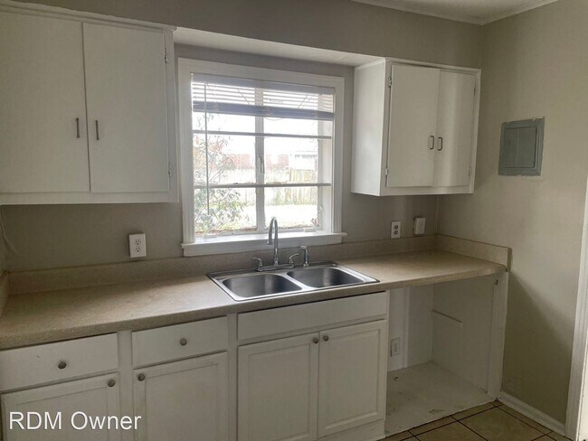 Building Photo - 3 br, 1 bath House - 4280 Emily Ave.