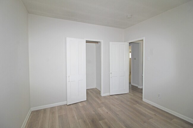 Building Photo - 1018 7th St