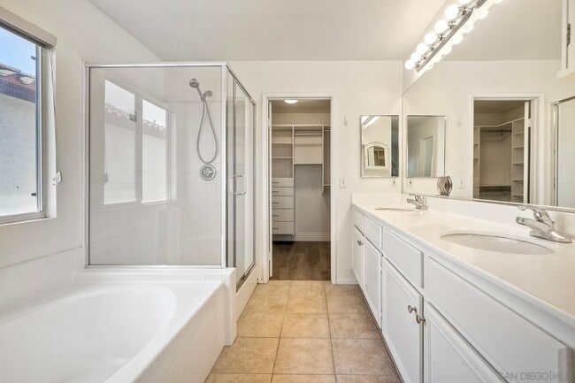 Building Photo - 4811 Ventana Way