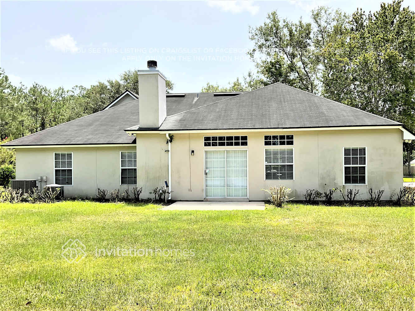 Building Photo - 104 Village Green Ave