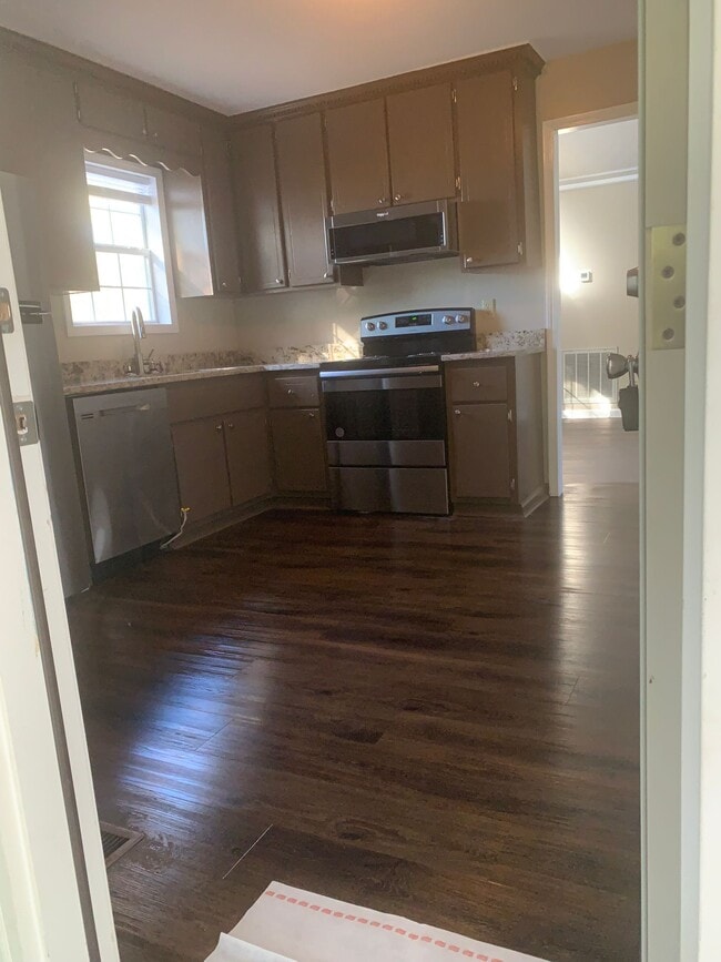 Building Photo - 1081 Prior Cir