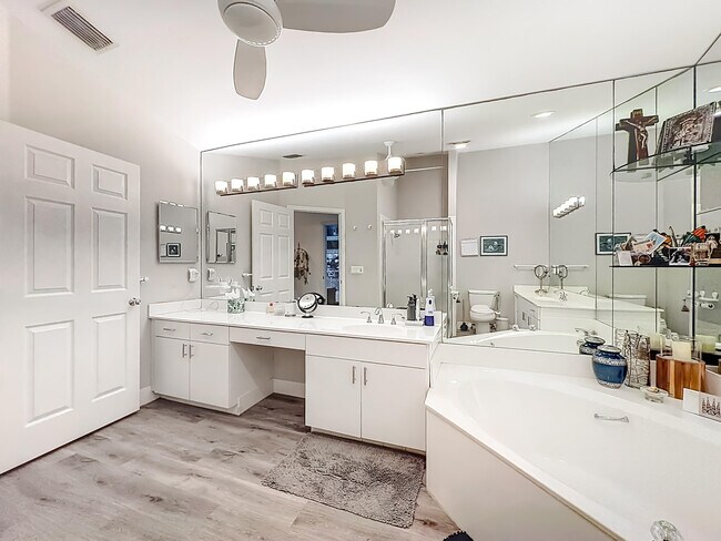 Building Photo - 11853 Fountainside Cir