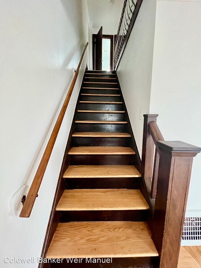 Building Photo - 3 br, 1.5 bath House - 337 Orange Street