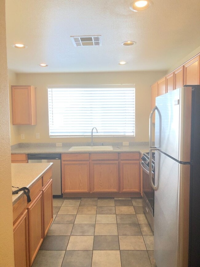 Building Photo - 9330 W Maule Ave