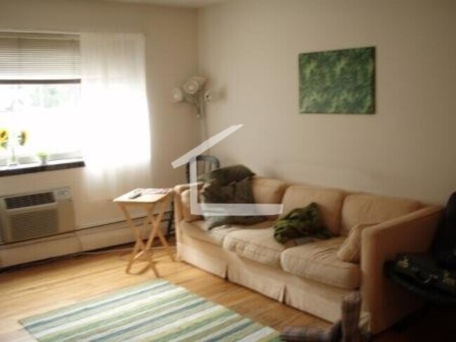 Building Photo - No Fee! Parking, Heat and Hot Water Included! Renovated, Sunny and Spacious!  Cat Friendly! Prime...