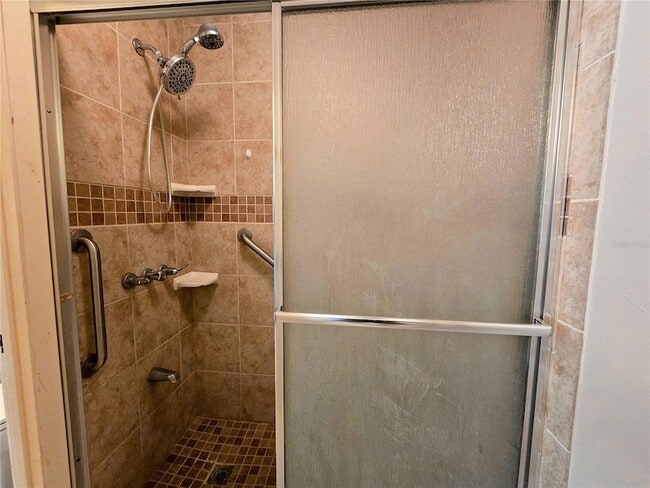 Building Photo - 520 Fairways Cir