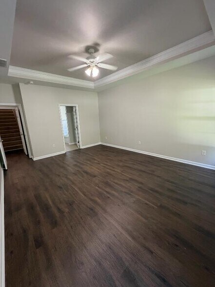 Master Bedroom - 101 Palisades Way