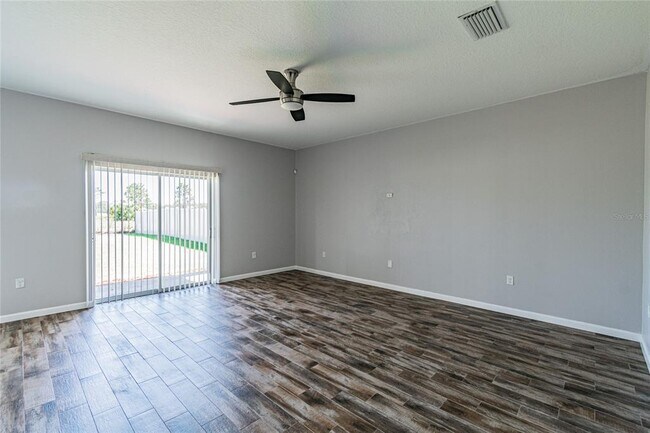Building Photo - 8016 Alamosa Wood Ave