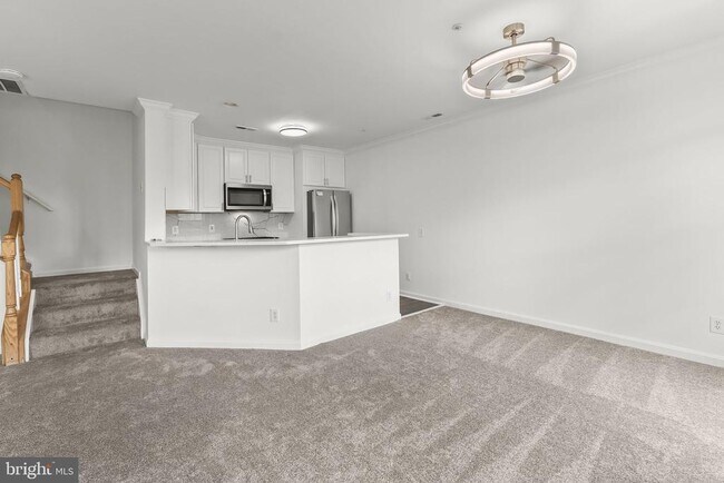 Building Photo - 45490 Whistling Terrace