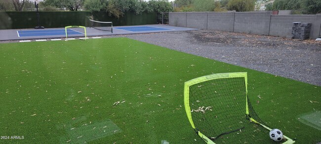 Building Photo - 13613 N 76th St