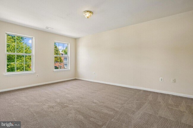 Building Photo - 14677 Cloverdale Rd
